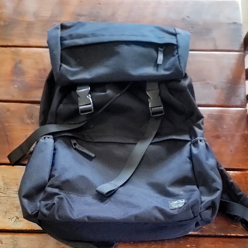 Airlab Black Backpack with Spacious Main Compartment and Sturdy Top Handle